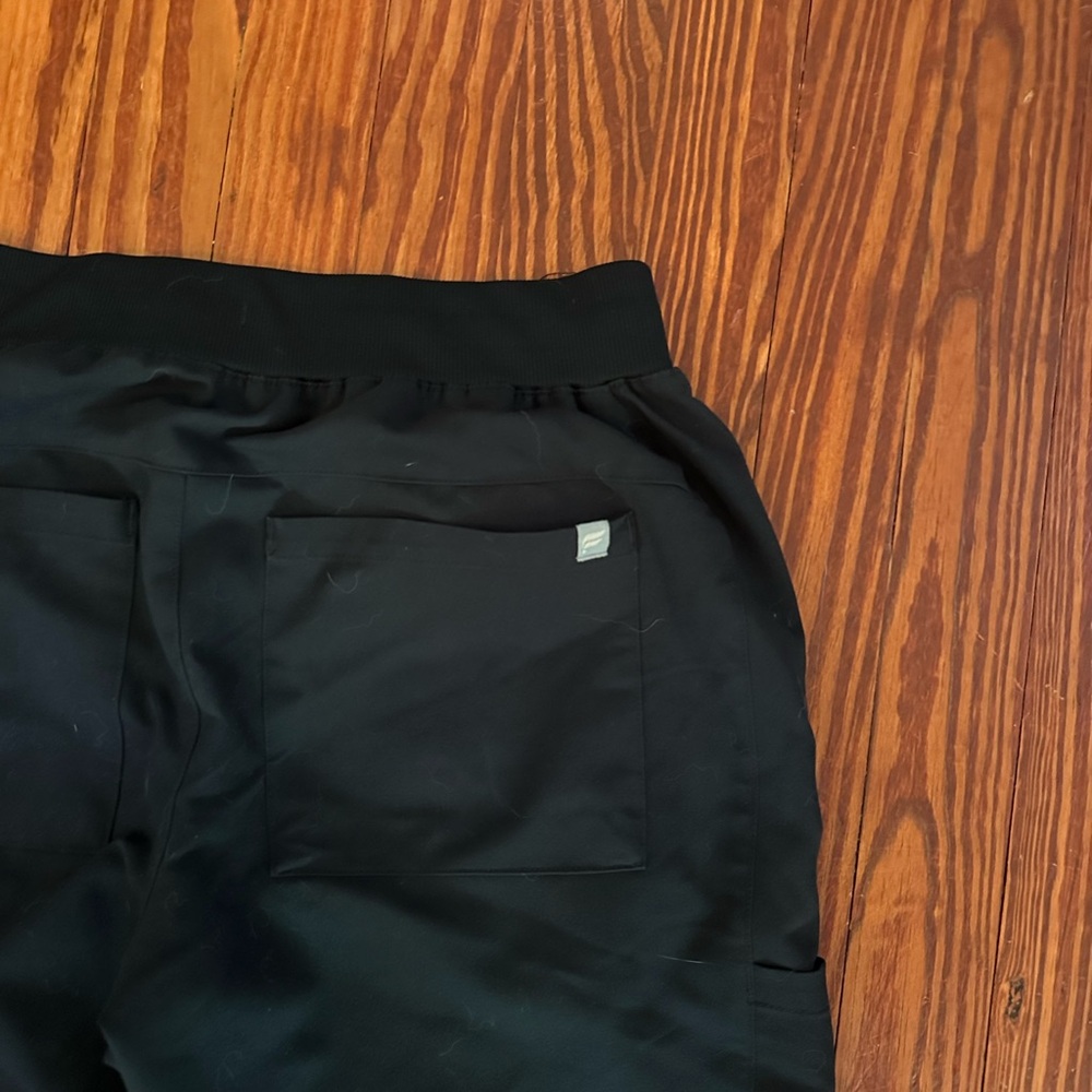 Fabletics Scrub Pants - image 4